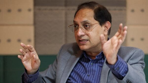 NSE to get no-objection certificate for IPO by month-end, says Sebi chief